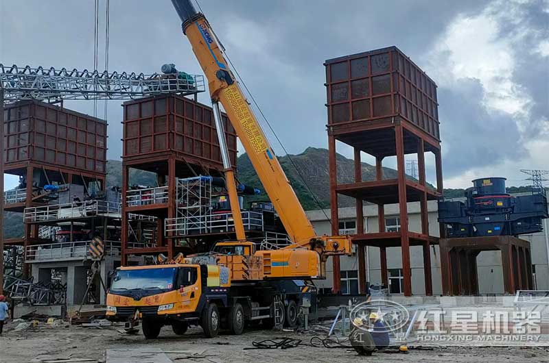 單缸圓錐破+沖擊式制砂機(jī)現(xiàn)場 單缸圓錐破+沖擊式制砂機(jī)現(xiàn)場