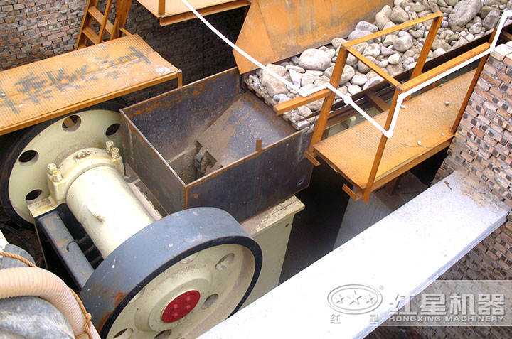 顎式破碎機、給料機